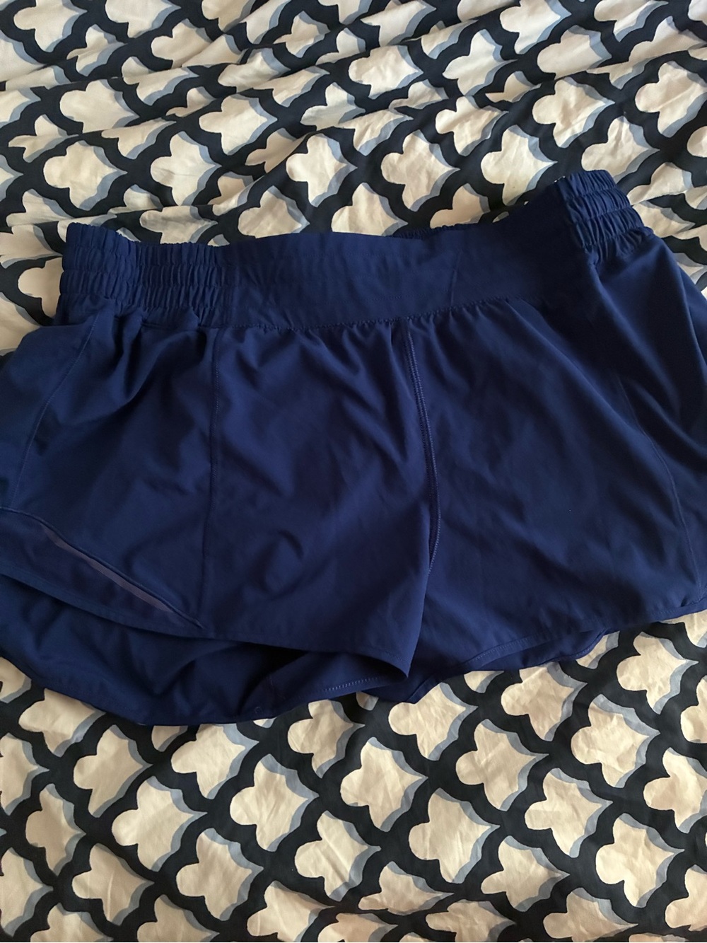 Lululemon hottie hots size 12
